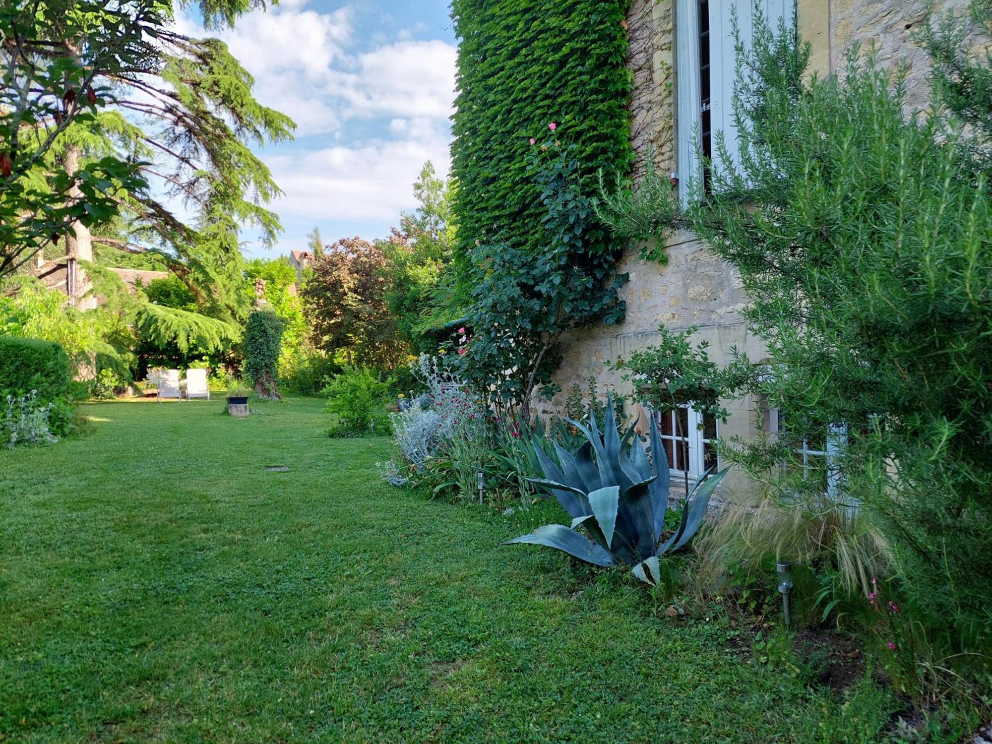 Rue Du Chateau Lalinde Exteriör bild