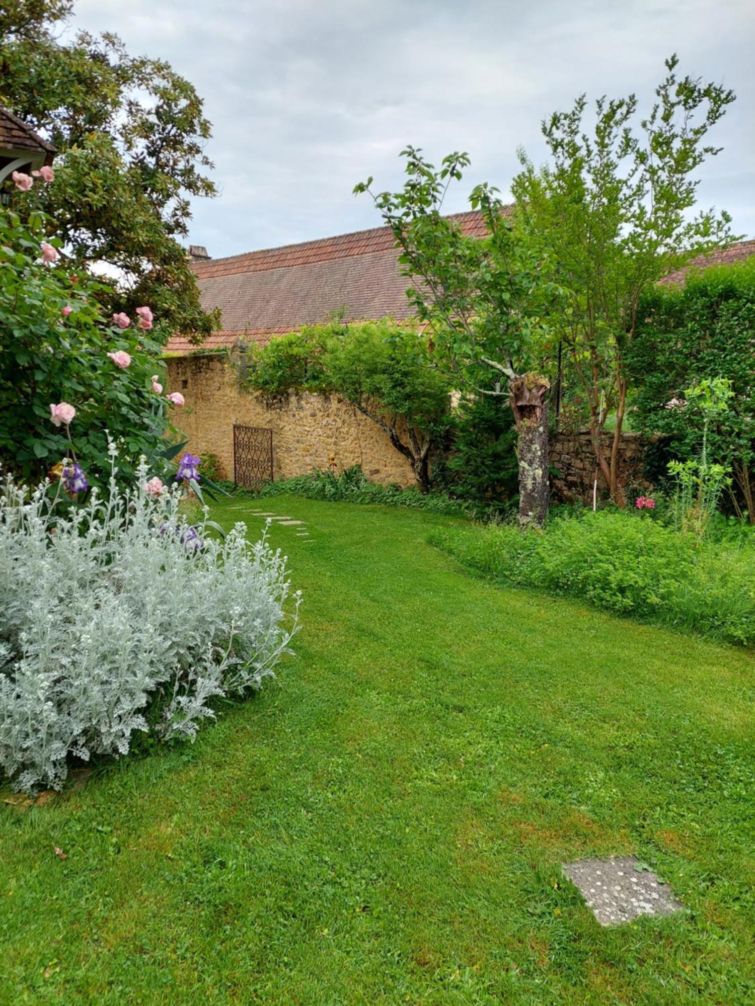 Rue Du Chateau Lalinde Exteriör bild